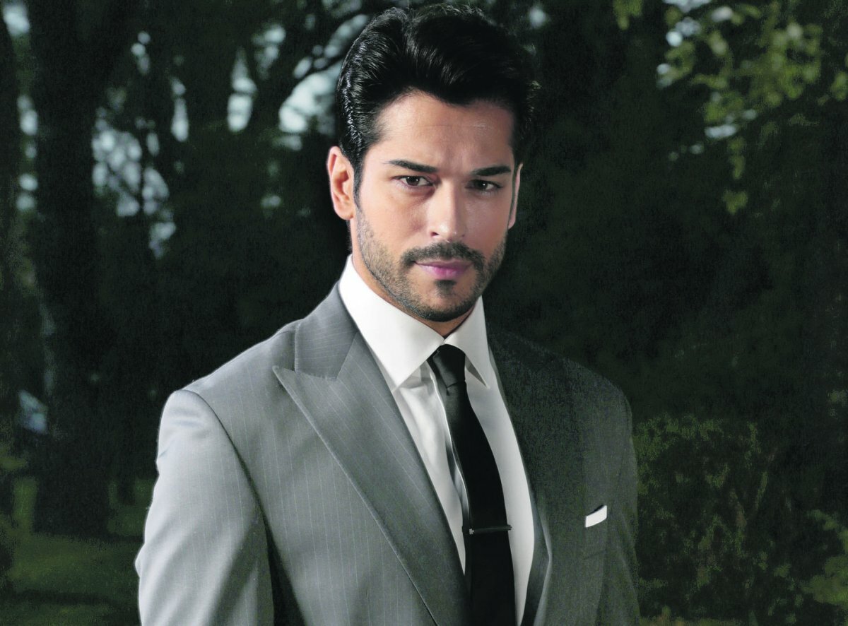 Бурак Озчивит