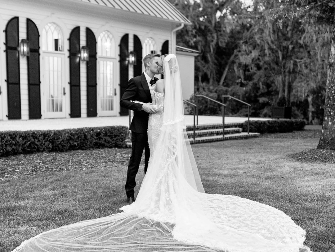 Хейли Болдуин и Джастин Бибер