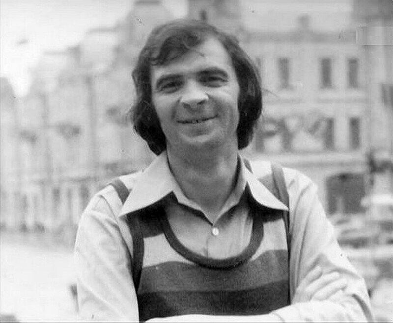 Илья Олейников