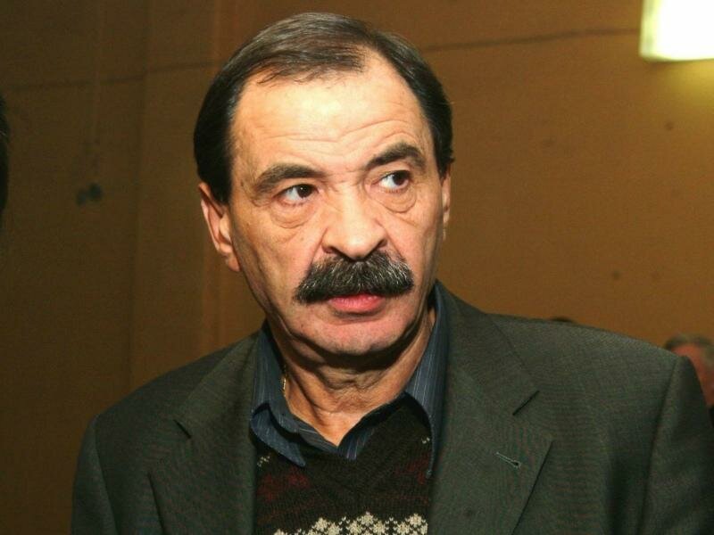 Илья Олейников